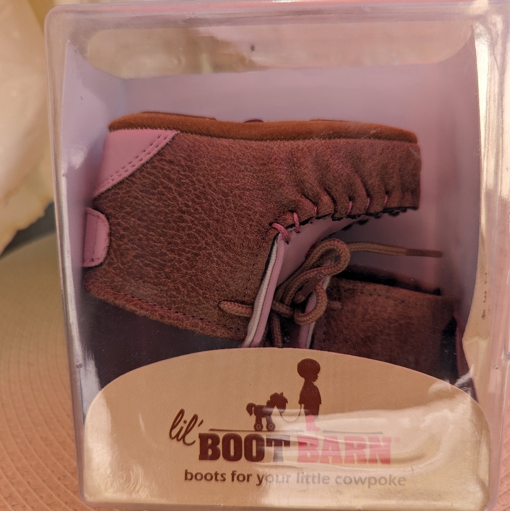 NWT Lil Boot Barn